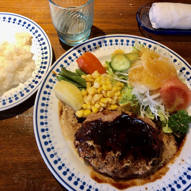 洋食店カロ｜鎌倉長谷にある老舗洋食店で昔懐かしい絶品ハンバーグを頂く